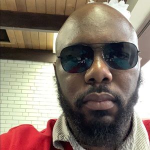 Meet your Posher, Emmanuel